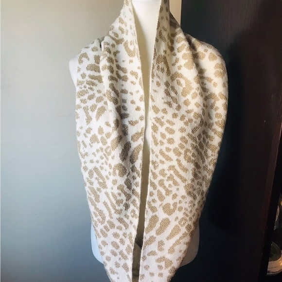 Calvin Klein Infinity Scarf Animal Print Soft Cream and Gold - Picture 10 of 10